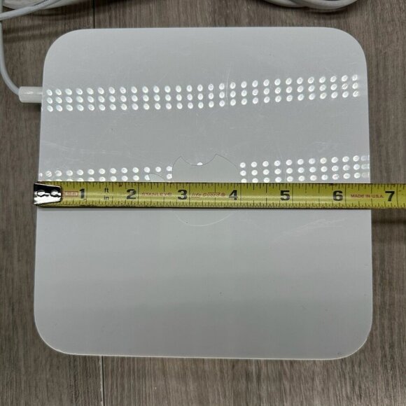 Apple AirPort Extreme Base Station 4th Gen 802.11n WiFi Router A1354 - Picture 8 of 9